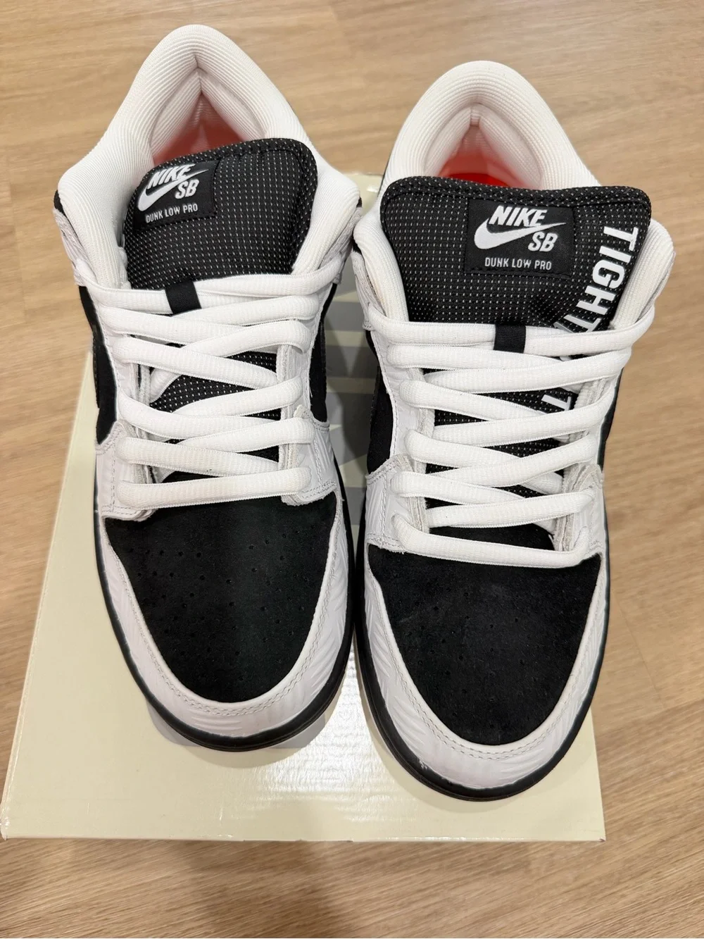 Men’s Low-Top Skate Shoes - Black/White
